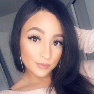 Meet your Posher, Kassandra